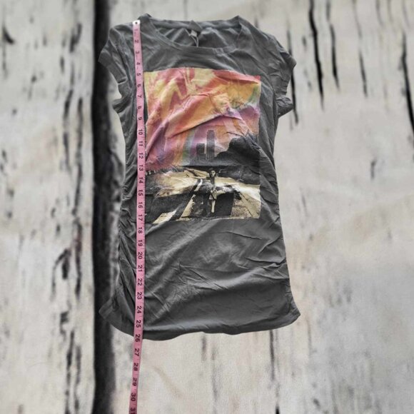 New Bench Women's Gray Graphic Design T-Shirt – Size Small - Picture 3 of 6